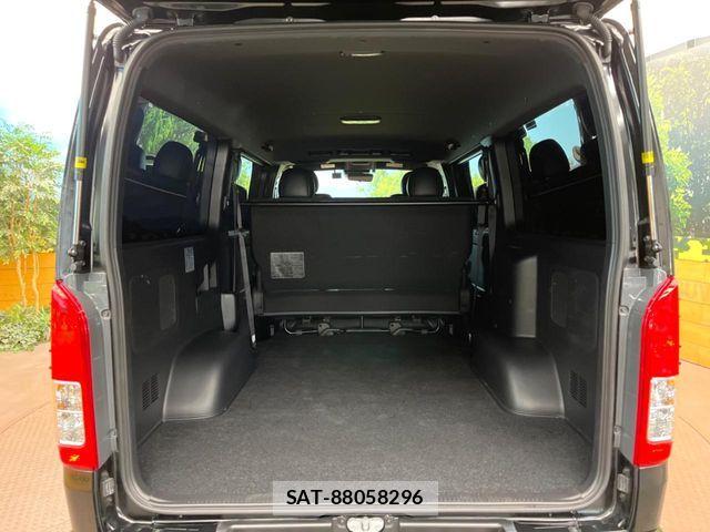 Toyota HIACE VAN 2025-05 8527827-9