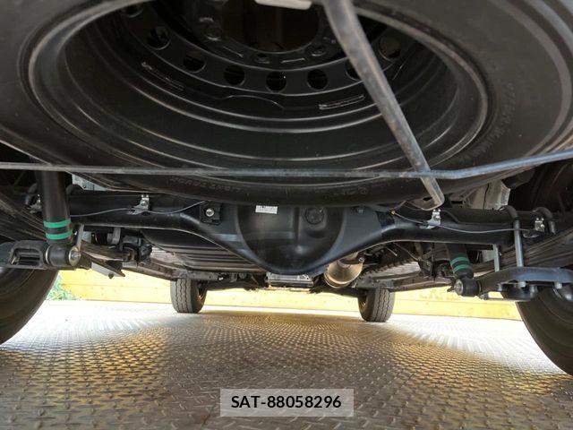 Toyota HIACE VAN 2025-05 8527827-18