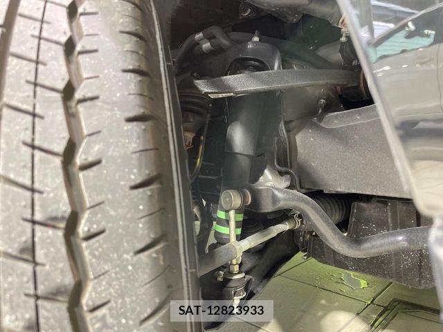 Toyota HIACE VAN 2025-06 8527837-19