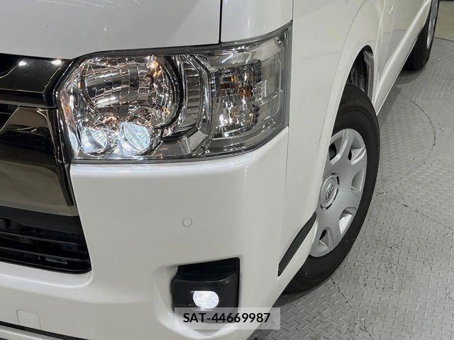 Toyota HIACE VAN 2025-06 8527839-11