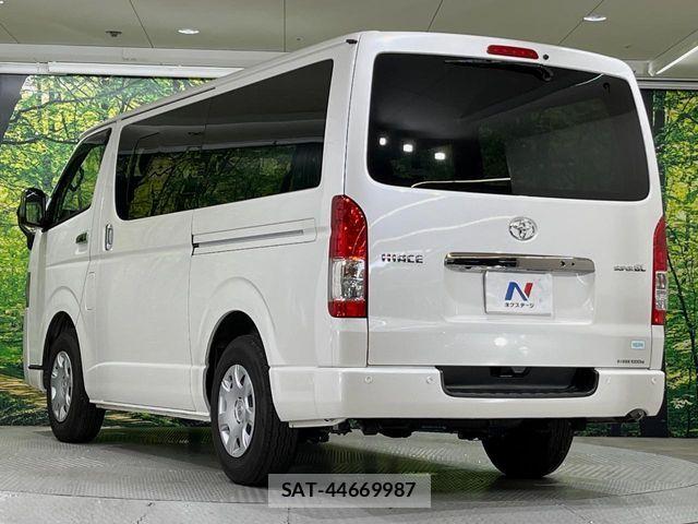 Toyota HIACE VAN 2025-06 8527839-16