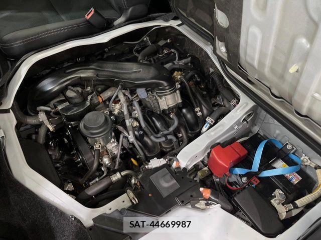 Toyota HIACE VAN 2025-06 8527839-17