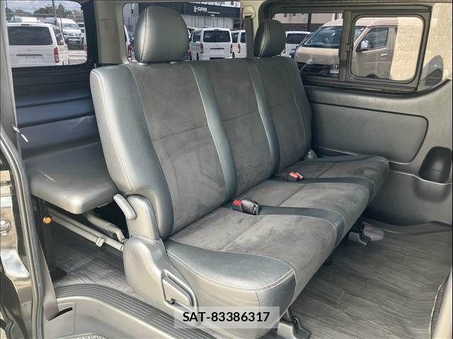 Toyota HIACE VAN 2017-10 8563854-14