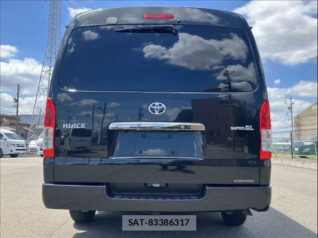Toyota HIACE VAN 2017-10 8563854-17