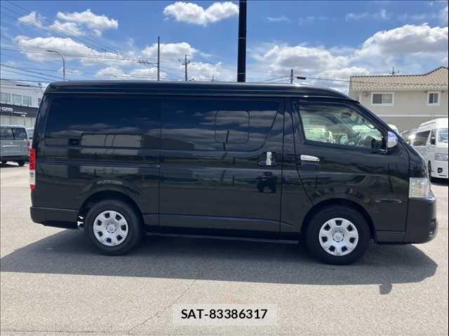 Toyota HIACE VAN 2017-10 8563854-18