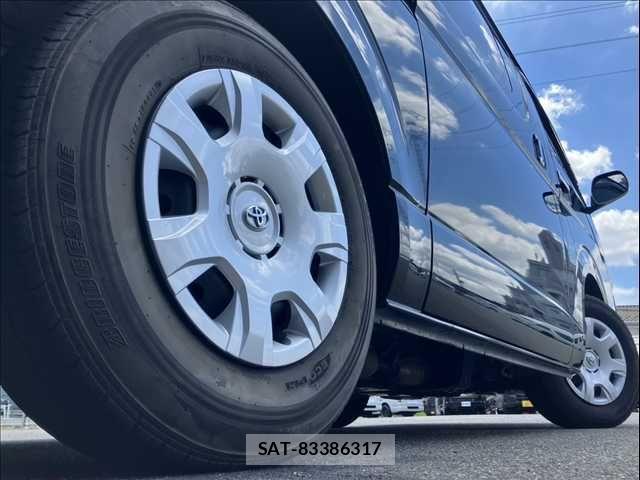 Toyota HIACE VAN 2017-10 8563854-21