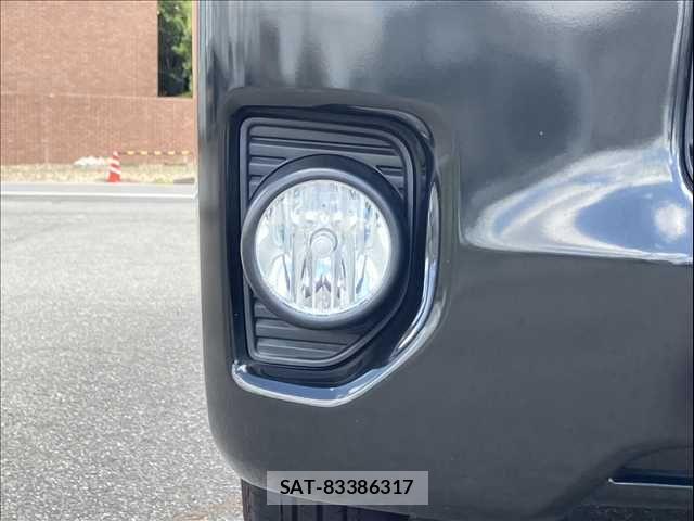 Toyota HIACE VAN 2017-10 8563854-23