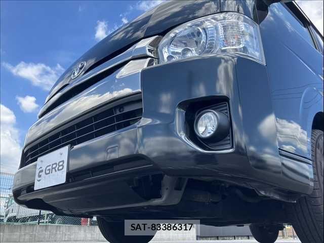 Toyota HIACE VAN 2017-10 8563854-26