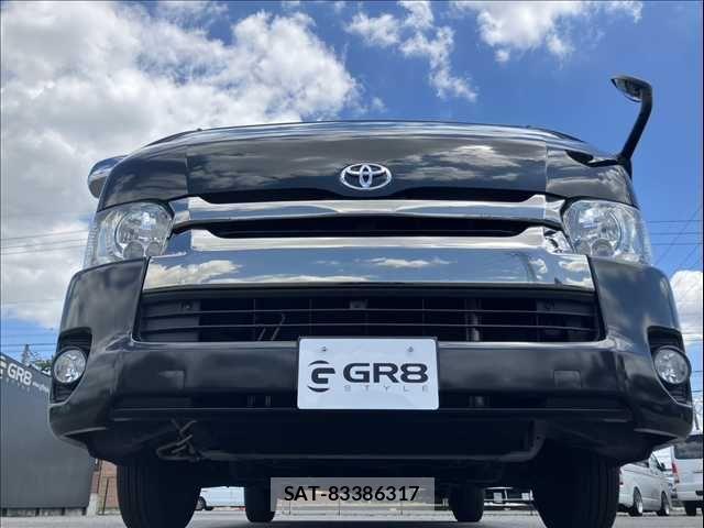 Toyota HIACE VAN 2017-10 8563854-27