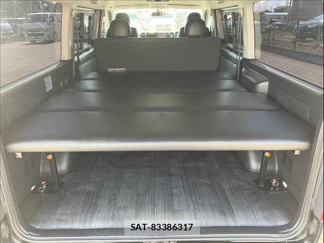 Toyota HIACE VAN 2017-10 8563854-3