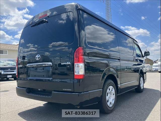 Toyota HIACE VAN 2017-10 8563854-6