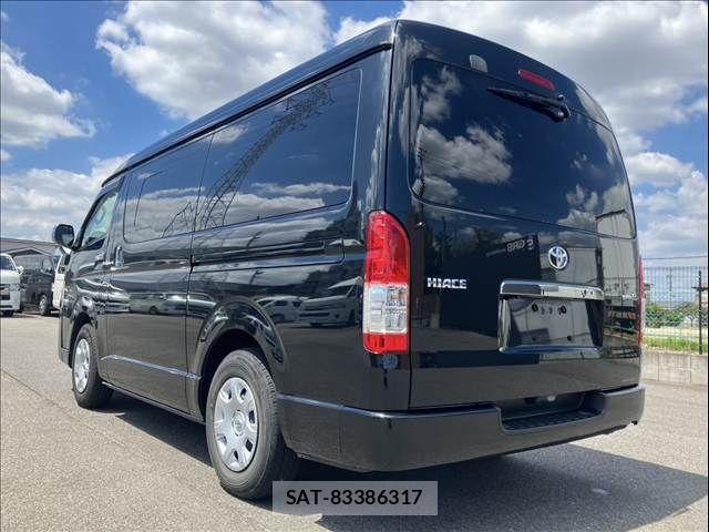 Toyota HIACE VAN 2017-10 8563854-7