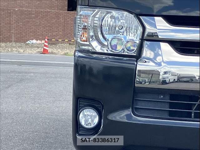 Toyota HIACE VAN 2017-10 8563854-8