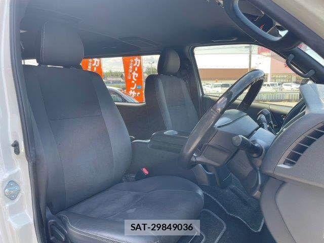Toyota HIACE VAN 2020-08 8563848-9