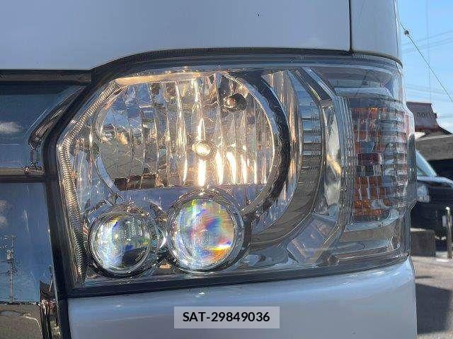 Toyota HIACE VAN 2020-08 8563848-14