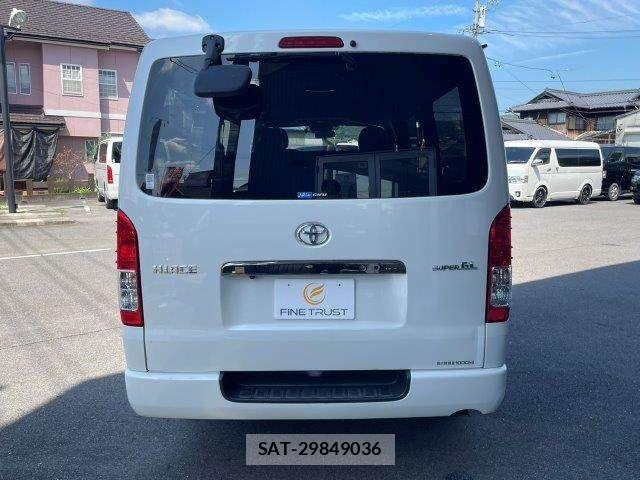 Toyota HIACE VAN 2020-08 8563848-21