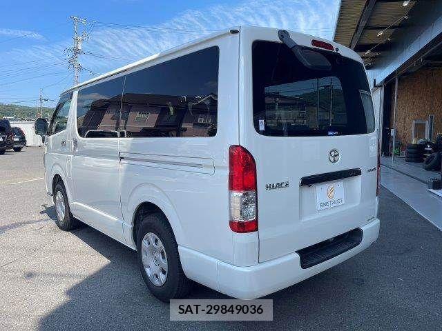 Toyota HIACE VAN 2020-08 8563848-22