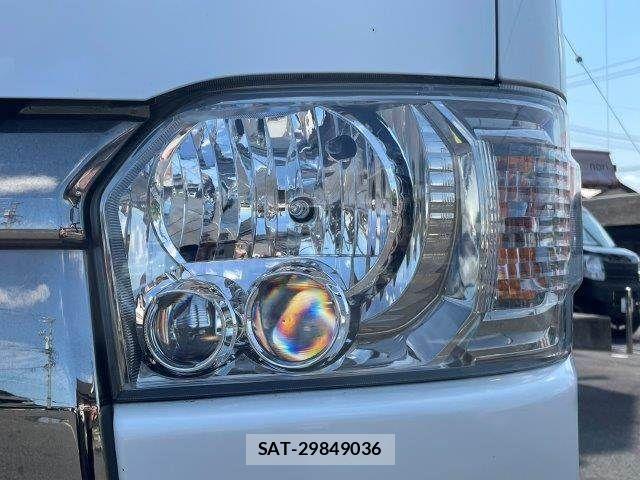 Toyota HIACE VAN 2020-08 8563848-24