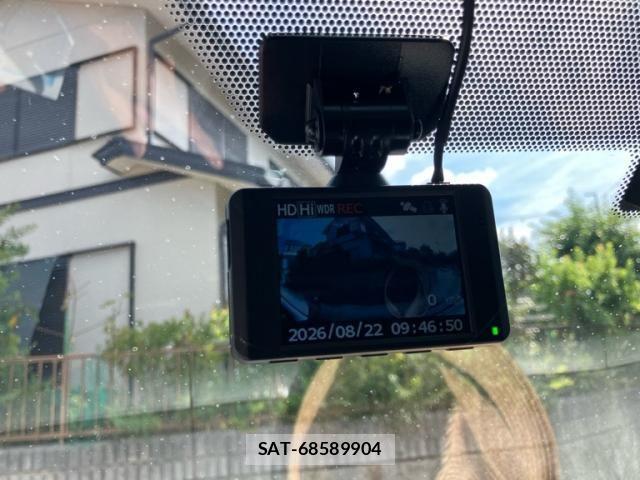 Toyota HIACE VAN 2011-06 8563861-17