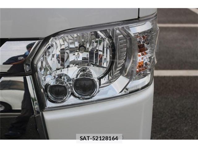 Toyota HIACE VAN 2022-07 8563845-17