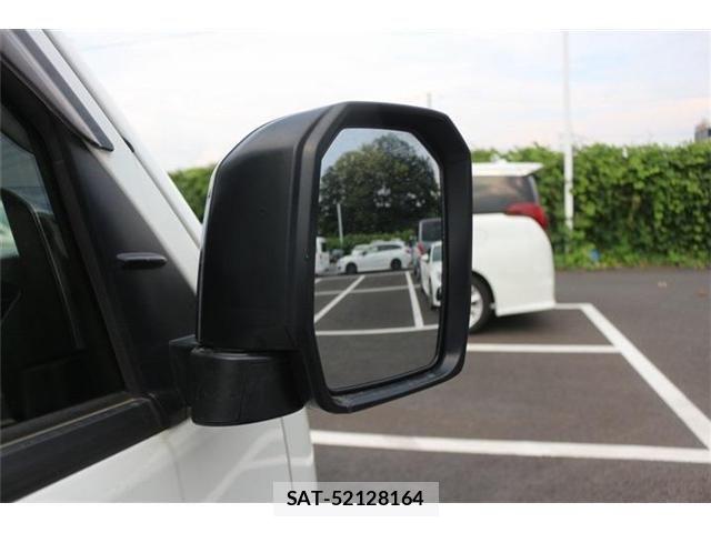 Toyota HIACE VAN 2022-07 8563845-19