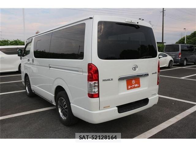 Toyota HIACE VAN 2022-07 8563845-6