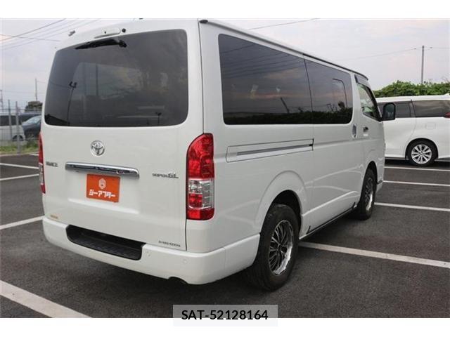 Toyota HIACE VAN 2022-07 8563845-8