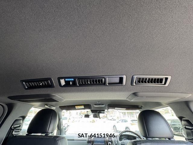 Toyota HIACE VAN 2021-10 8563850-28