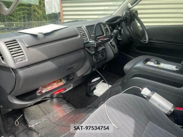 Toyota HIACE VAN 2012-08 8563857-12