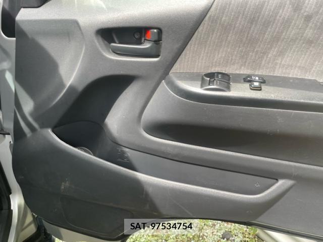 Toyota HIACE VAN 2012-08 8563857-19