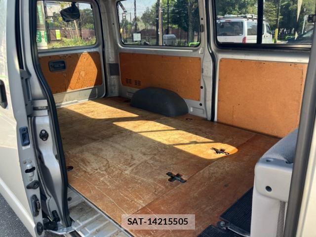 Toyota HIACE VAN 2008-10 8563858-21