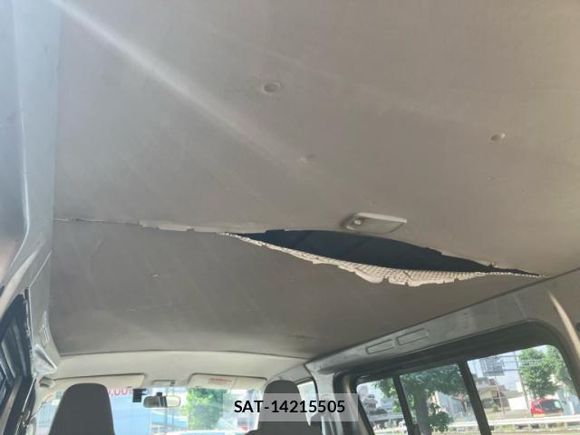 Toyota HIACE VAN 2008-10 8563858-22