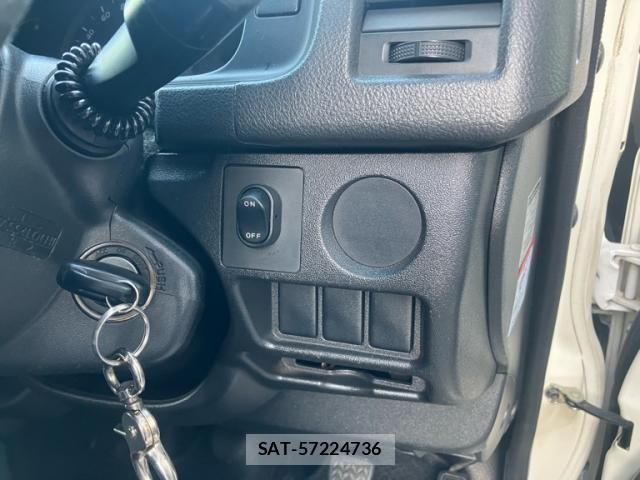 Toyota HIACE VAN 2014-07 8563859-16