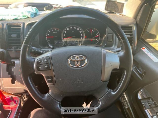Toyota HIACE VAN 2015-11 8563856-15