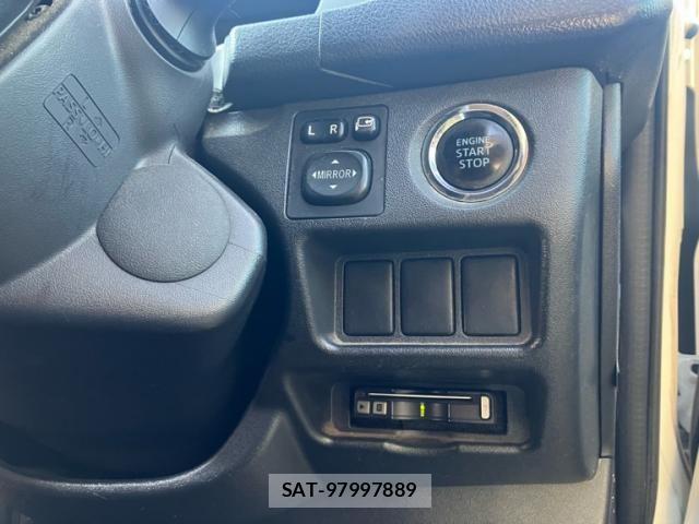 Toyota HIACE VAN 2015-11 8563856-18