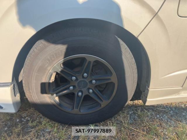 Toyota HIACE VAN 2015-11 8563856-7