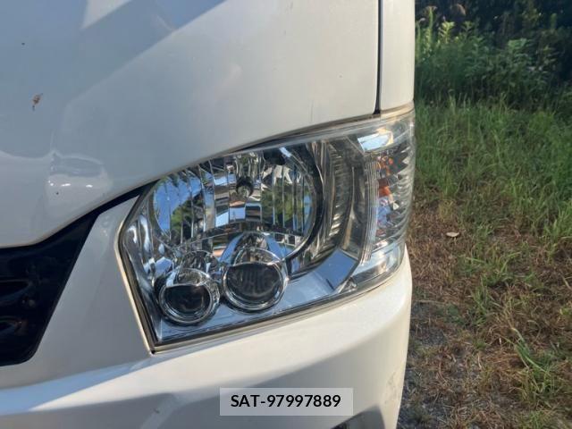 Toyota HIACE VAN 2015-11 8563856-8