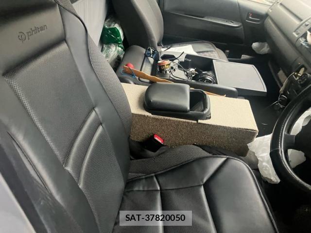 Toyota HIACE VAN 2013-10 8563855-9