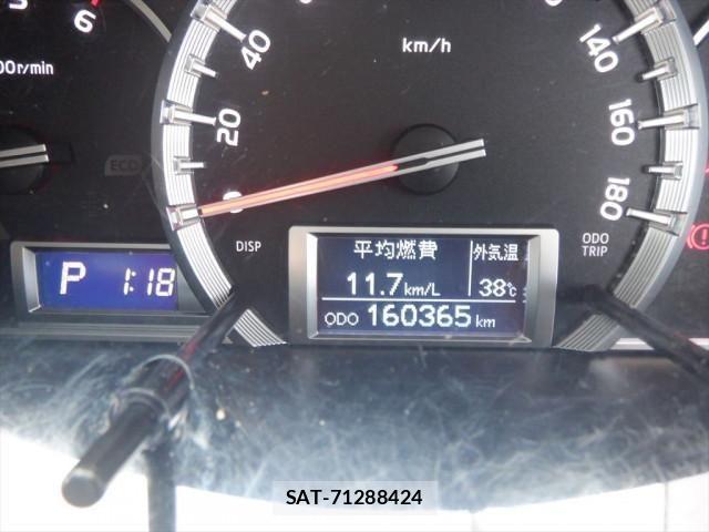 Toyota HIACE VAN 2017-12 8563852-13