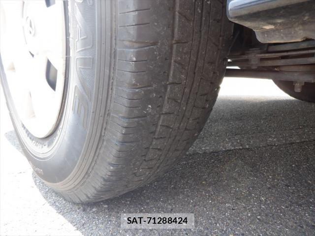 Toyota HIACE VAN 2017-12 8563852-23