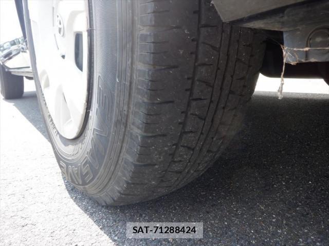 Toyota HIACE VAN 2017-12 8563852-24