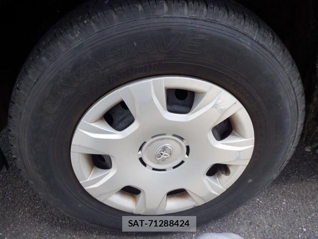 Toyota HIACE VAN 2017-12 8563852-25