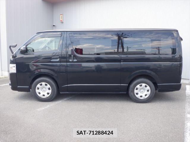 Toyota HIACE VAN 2017-12 8563852-2