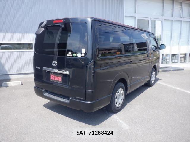 Toyota HIACE VAN 2017-12 8563852-4