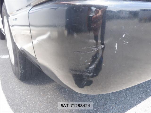 Toyota HIACE VAN 2017-12 8563852-6