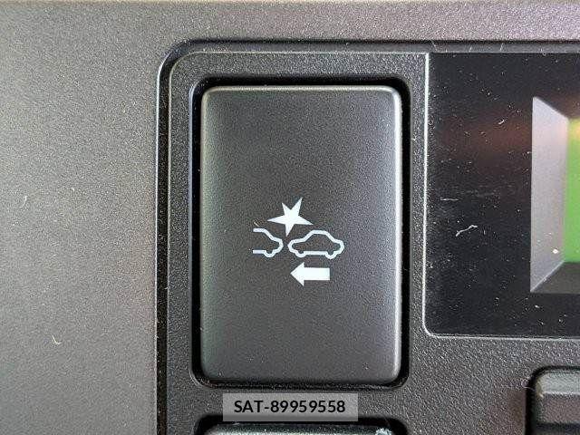 Toyota HIACE VAN 2021-01 8563853-10