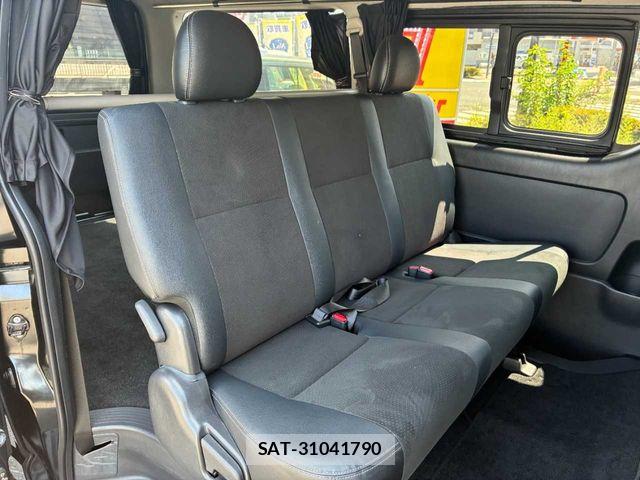 Toyota HIACE VAN 2018-07 8563851-16