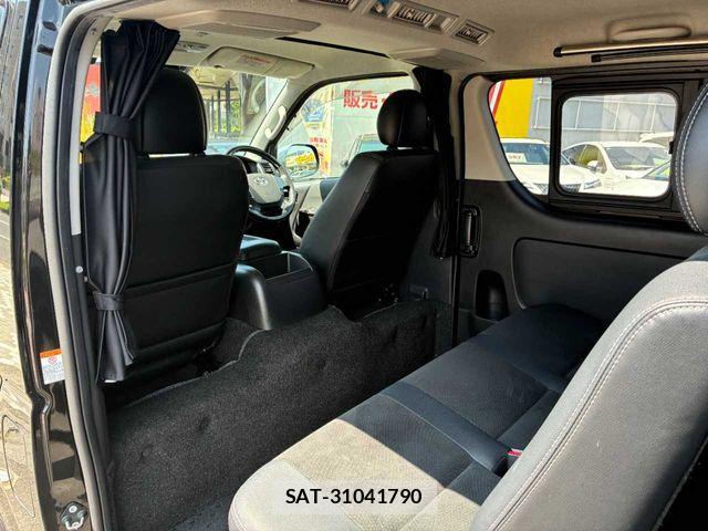 Toyota HIACE VAN 2018-07 8563851-20
