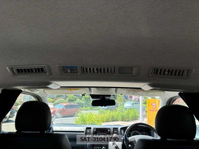 Toyota HIACE VAN 2018-07 8563851-22