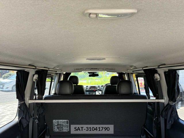 Toyota HIACE VAN 2018-07 8563851-23